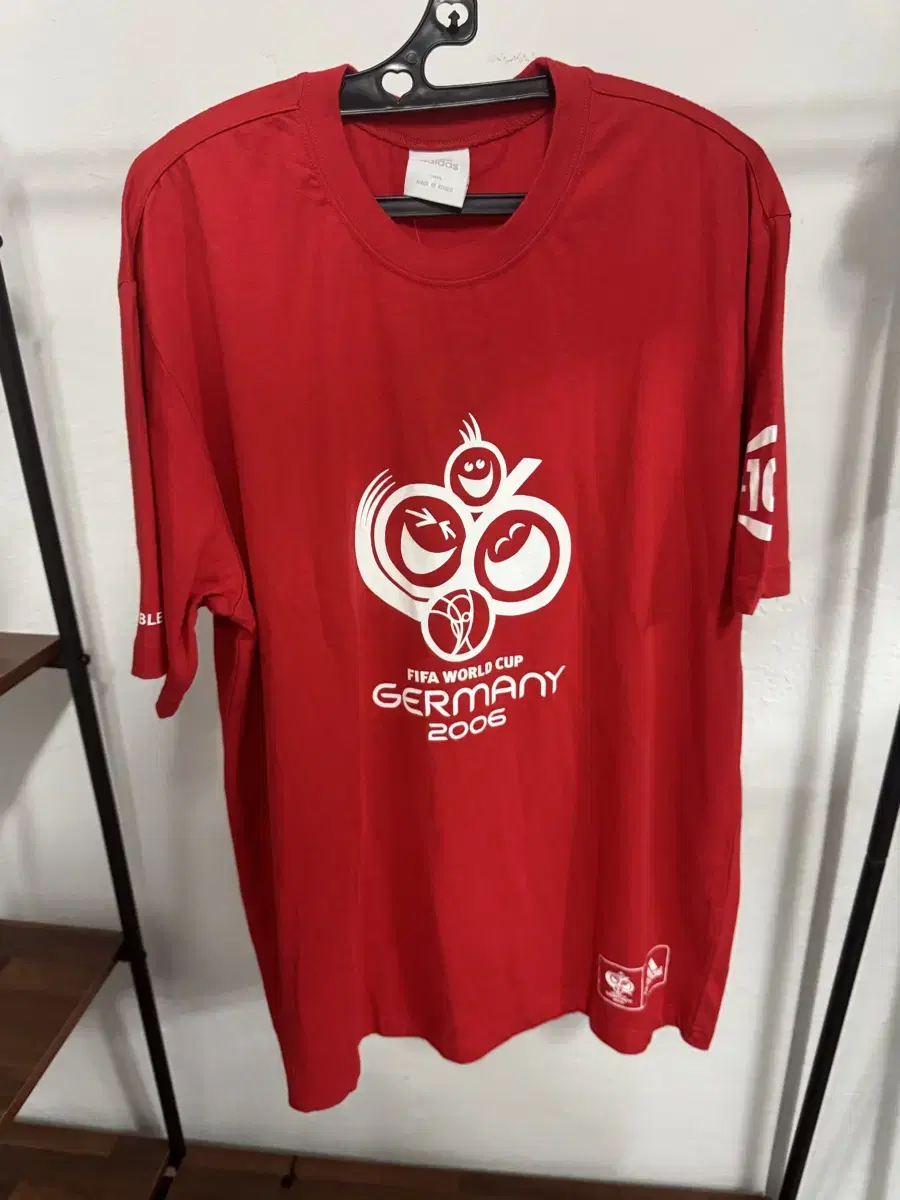 2006 FIFA ドイツワールドカップオフィシャル T シャツ(新製品